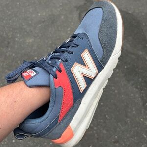 Women’s New Balance periwinkle w8.5